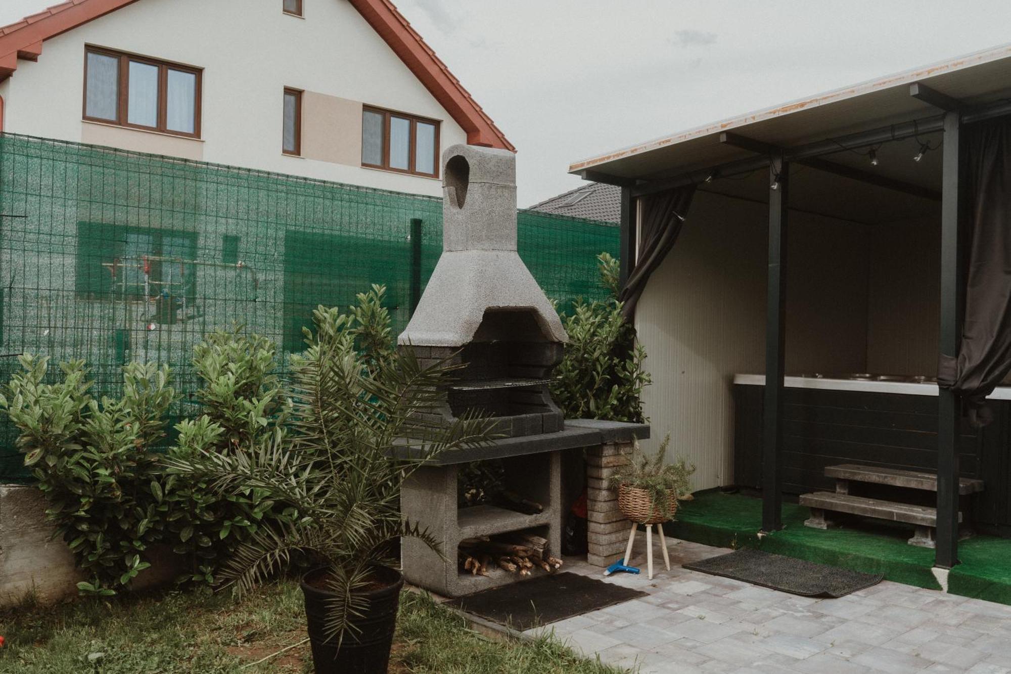 Hotel Casa Abiiani Oradea Exterior foto